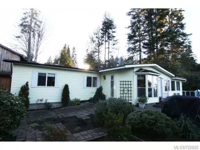 1 of 20 - 1225 Sutherland Dr, Cowichan Bay, BC