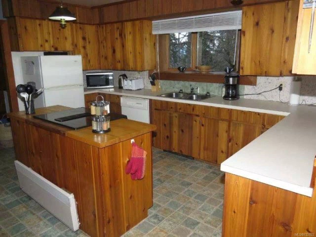 4 of 13 - 1735 Ordano Rd, Cowichan Bay, BC