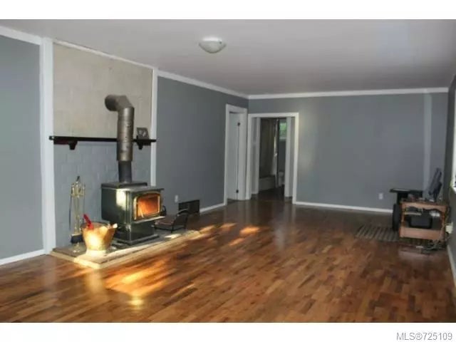 4 of 6 - 7718 Osborne Bay Rd, Crofton, BC