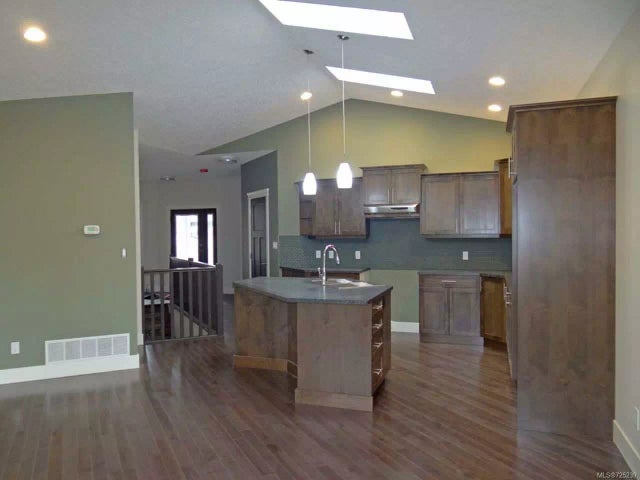 2 of 18 - 4502 Lanes Rd, Cowichan Bay, BC