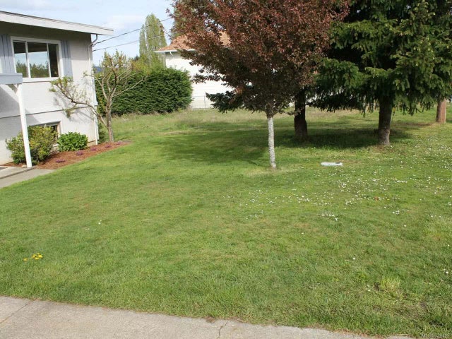 2 of 19 - 1547 Brook St, Crofton, BC