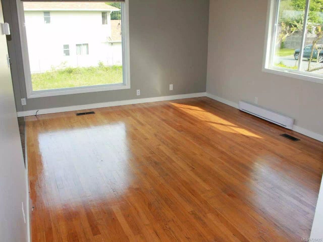 3 of 19 - 1547 Brook St, Crofton, BC