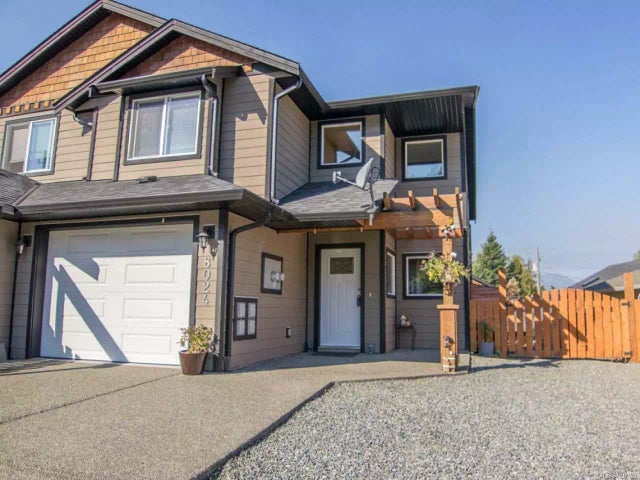 1 of 33 - 8024 Lindsay Pl, Crofton, BC