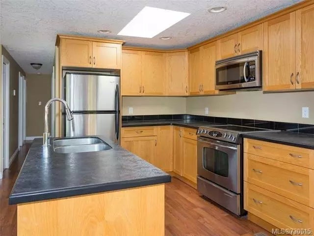 4 of 17 - 1780 Vee Rd, Cowichan Bay, BC