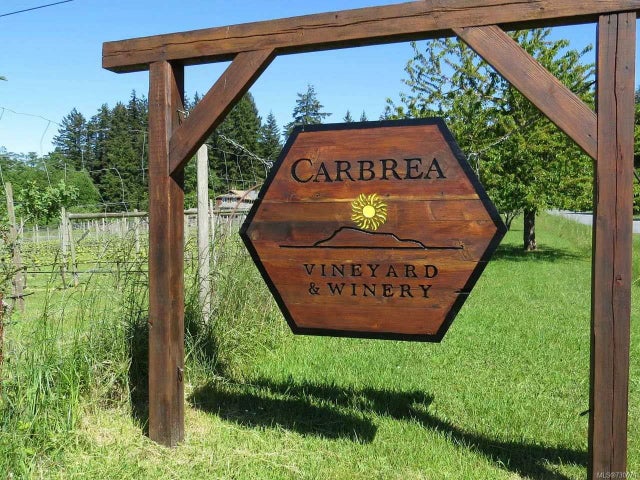 2 of 20 - 1885 Central Rd, Hornby Island, BC