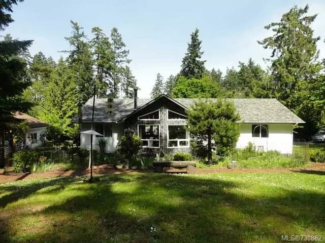 1 of 43 - 7900 Athabasca Pl, Crofton, BC