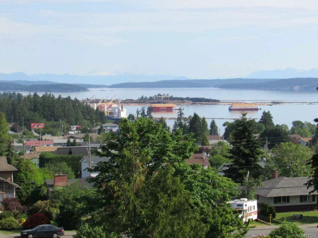 3 of 17 - 1584 Adelaide St 3, Crofton, BC