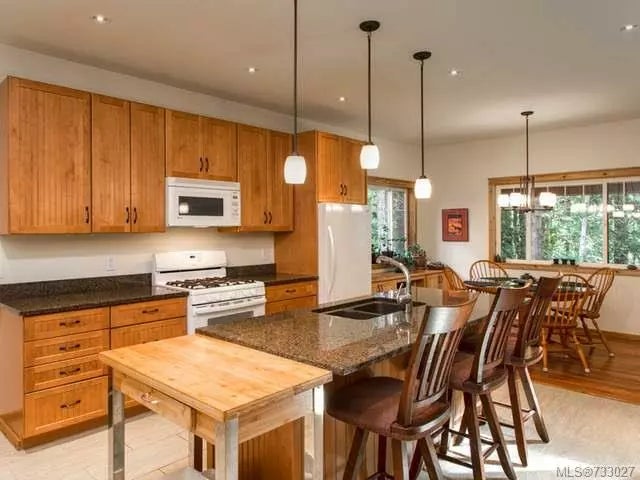 5 of 23 - 1880 Spring Pl, Errington, BC