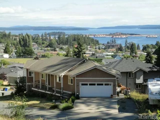 1 of 20 - 1584 Adelaide St 4, Crofton, BC