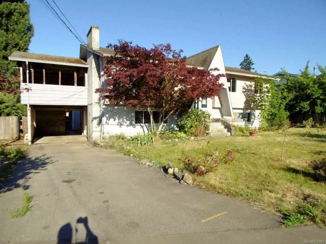 2 of 19 - 8029 Queen St, Crofton, BC