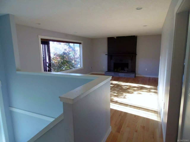 5 of 19 - 8029 Queen St, Crofton, BC