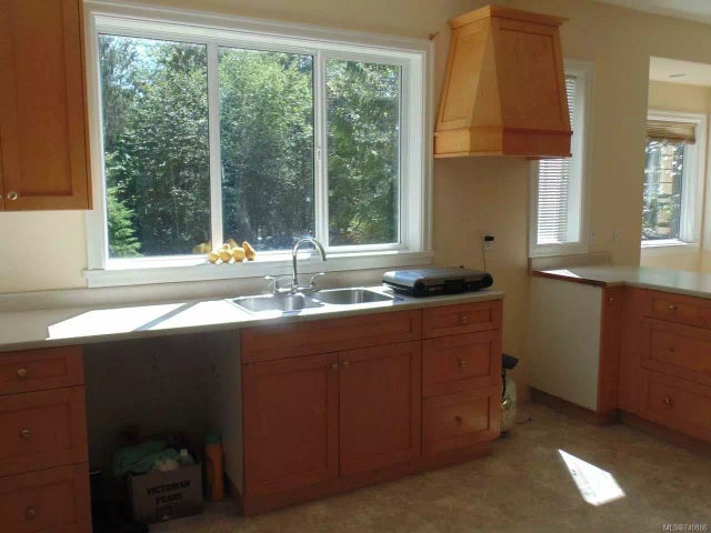 4 of 39 - 7826 Atlin Pl, Crofton, BC