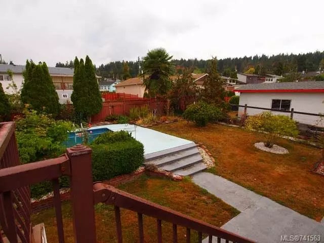 1 of 12 - 1566 Freda St, Crofton, BC