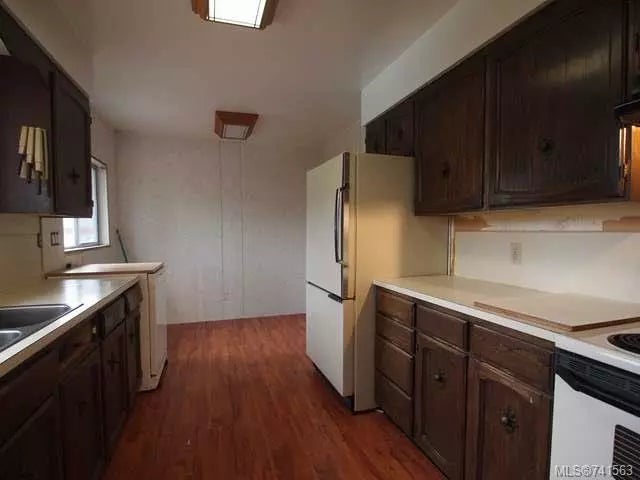 3 of 12 - 1566 Freda St, Crofton, BC