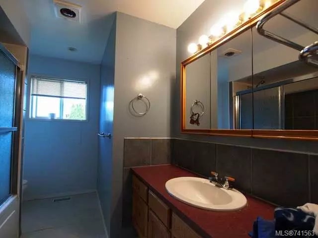 4 of 12 - 1566 Freda St, Crofton, BC