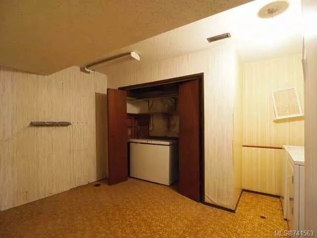 5 of 12 - 1566 Freda St, Crofton, BC