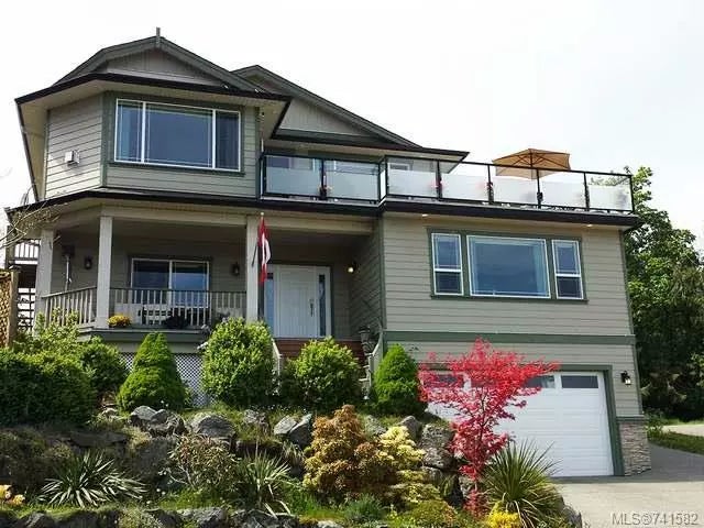 1 of 17 - 1742 Meagan St, Crofton, BC