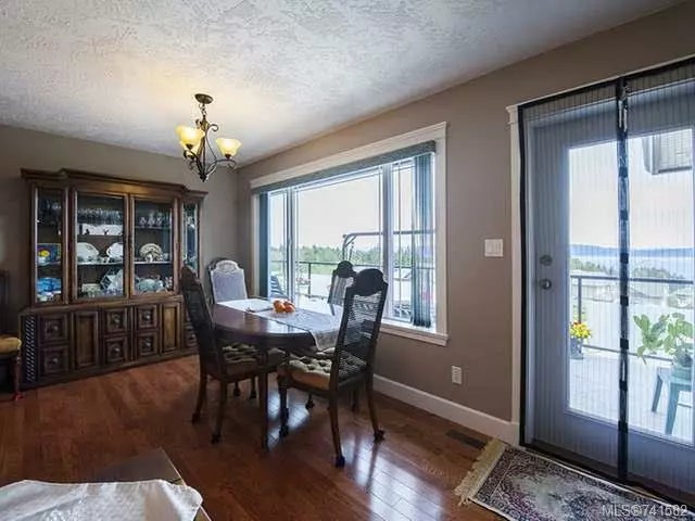 3 of 17 - 1742 Meagan St, Crofton, BC