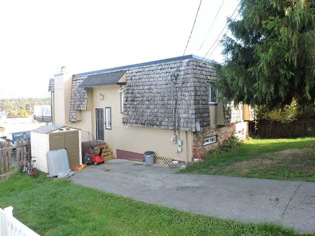 2 of 20 - 8123 Arthur St, Crofton, BC