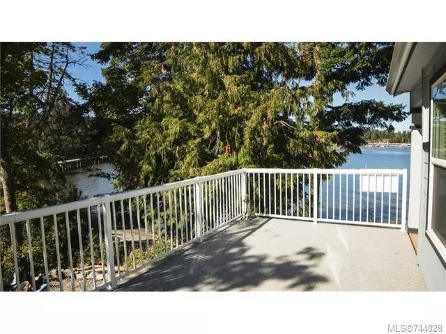 4 of 17 - 8041 Dyke Rd, Crofton, BC