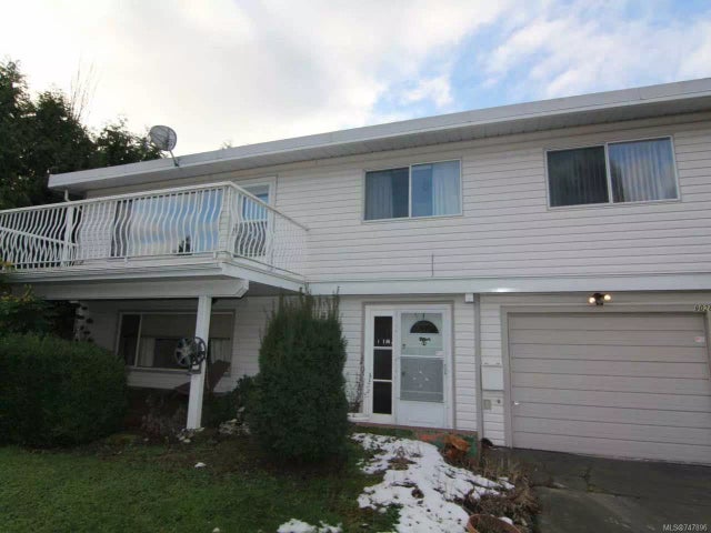 1 of 9 - 8028 Queen St, Crofton, BC