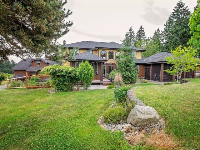 2 of 15 - 2090 Skaha Dr, Nanaimo, BC
