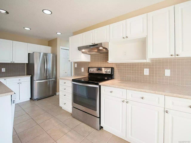 5 of 16 - 8097 Queen St, Crofton, BC