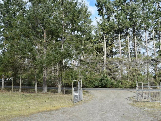 1 of 13 - 2156 Grafton Ave, Coombs, BC