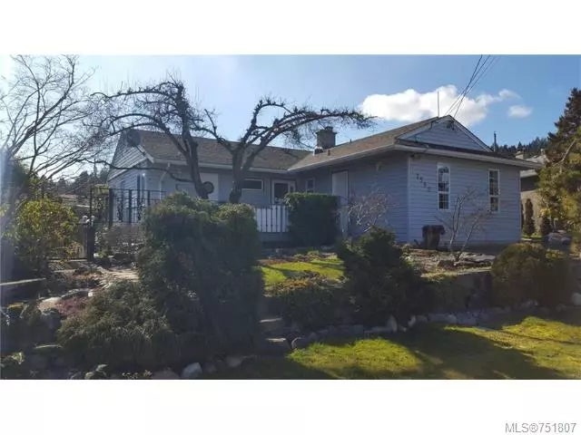 1 of 20 - 1582 Charlotte St, Crofton, BC