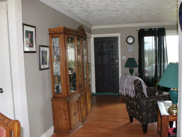 4 of 21 - 8050 Bertha St, Crofton, BC