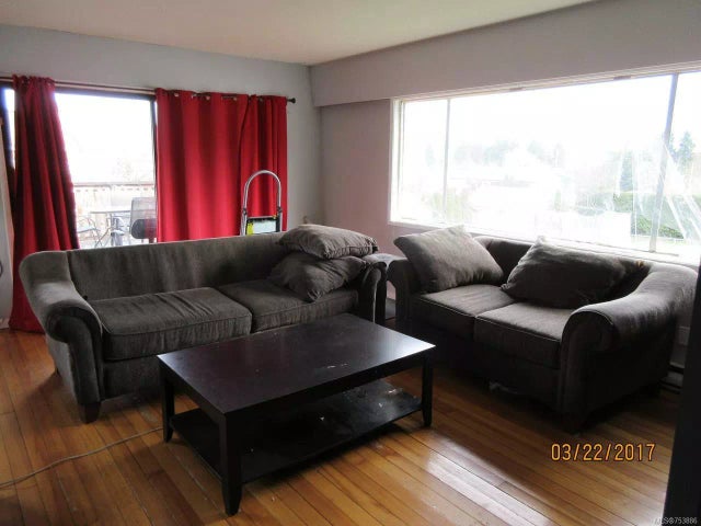 4 of 6 - 1553 Brook St, Crofton, BC