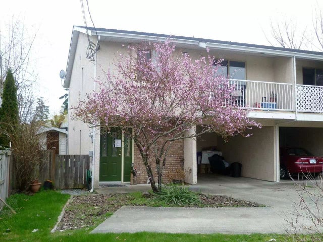 1 of 9 - 8077 Queen St, Crofton, BC