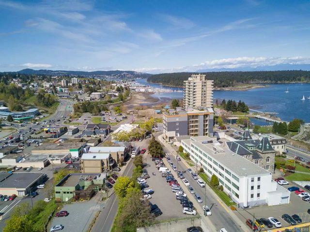 2 of 51 - 65&77 Chapel St, Nanaimo, BC