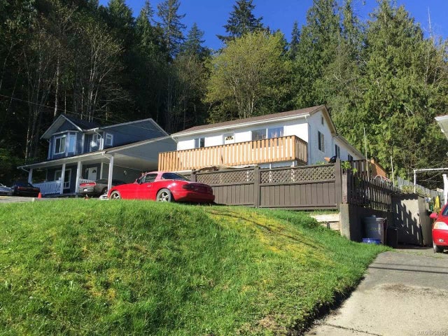 1 of 17 - 7948 York Ave, Crofton, BC