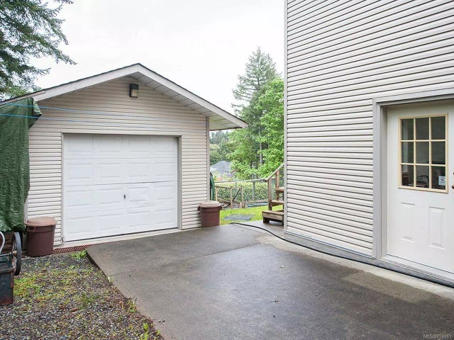 2 of 10 - 1346 Garret Pl, Cowichan Bay, BC