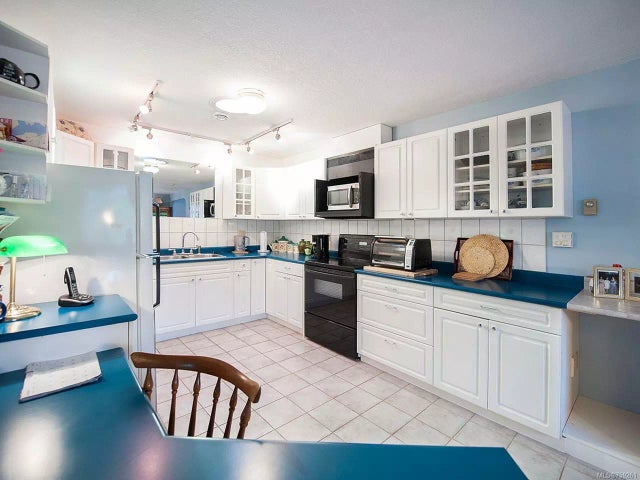 4 of 10 - 1346 Garret Pl, Cowichan Bay, BC