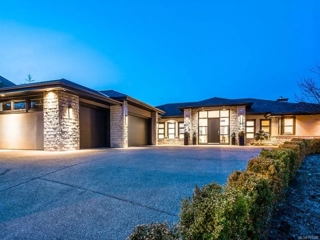 5013 Hinrich View, Nanaimo