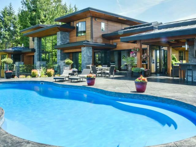 5 of 74 - 5512 Hiquebran Rd, Nanaimo, BC