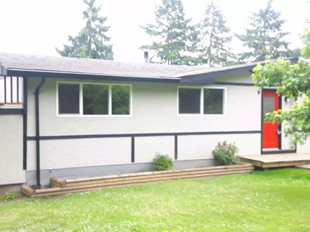 2 of 12 - 8037 Edmund St, Crofton, BC