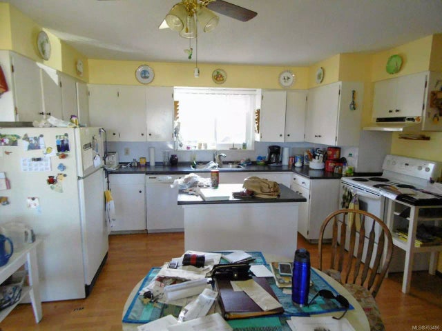 4 of 19 - 7995 Queen St, Crofton, BC