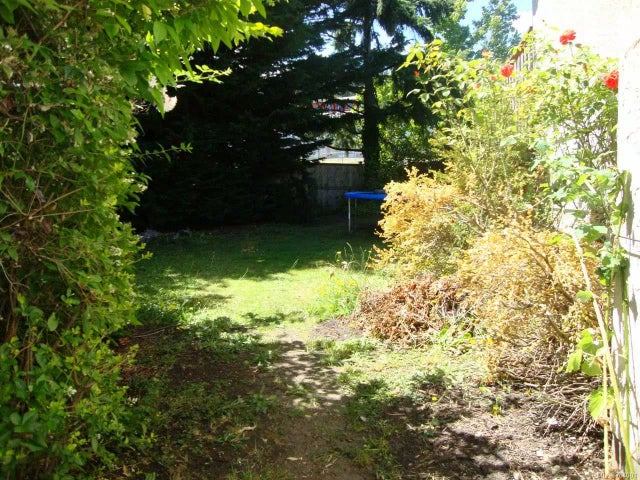 2 of 4 - 1592 Pauline St, Crofton, BC