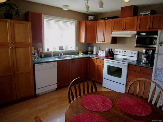 3 of 13 - 1539 Morgan St, Crofton, BC