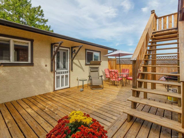 1 of 23 - 8059 Edmund St, Crofton, BC