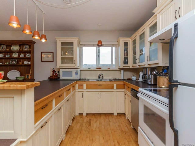 4 of 23 - 8059 Edmund St, Crofton, BC