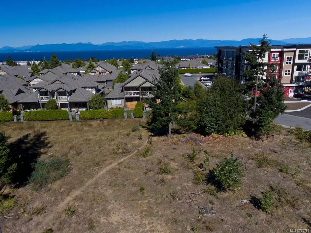 6340 Mcrobb Ave, Nanaimo