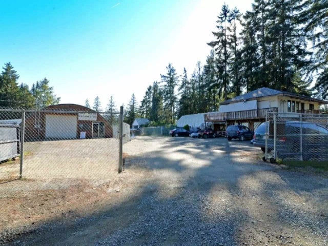 1 of 10 - 1586 Mckibbon Rd, Errington, BC