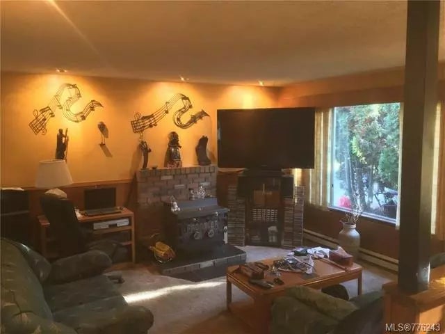 2 of 7 - 1315 Cherry Point Rd, Cowichan Bay, BC