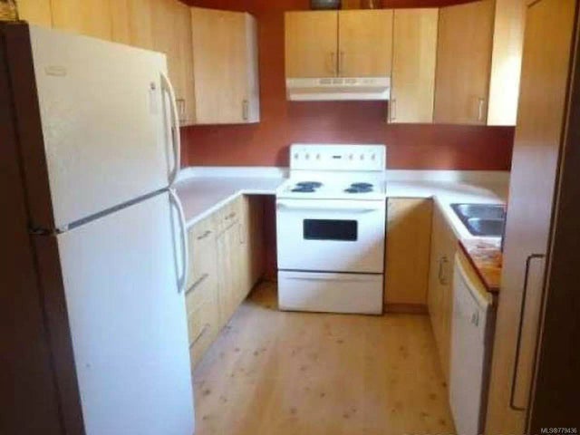 3 of 5 - 1094 Dobler Rd, Errington, BC