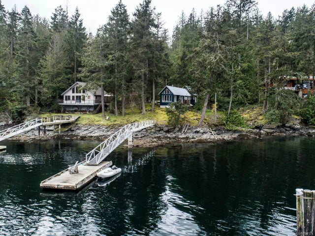 1 of 15 - 7933 Stoney Hill Rd, Duncan, BC