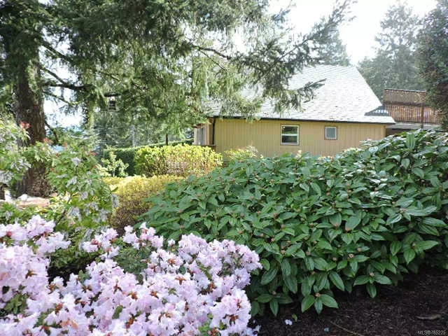 4 of 37 - 1758 Wilmot Rd, Cowichan Bay, BC